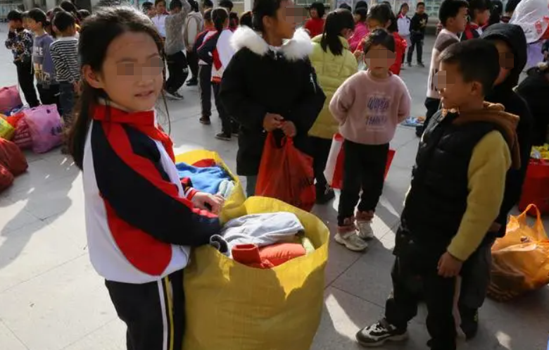 旧衣服捐赠上门取件