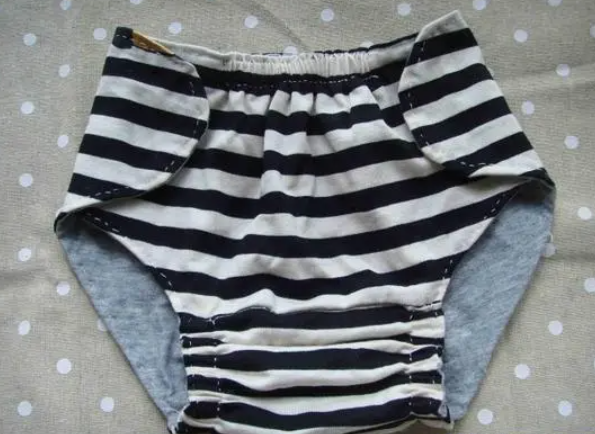 旧衣服做尿布