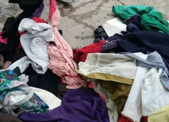 扔旧衣服的讲究